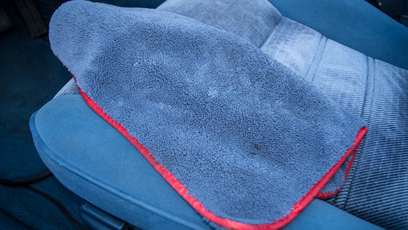 Illustration for article titled Here's How Jay Leno's Car Detailer Recommends You Clean Your Ride